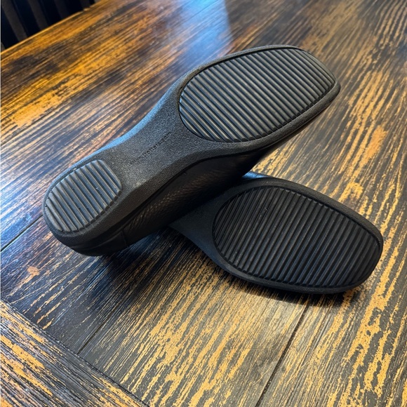 Trotters Black Leather Loafers - Picture 6 of 6